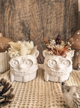 Adorable petit ours en jesmonite avec fleurs séchées - Création artisanale